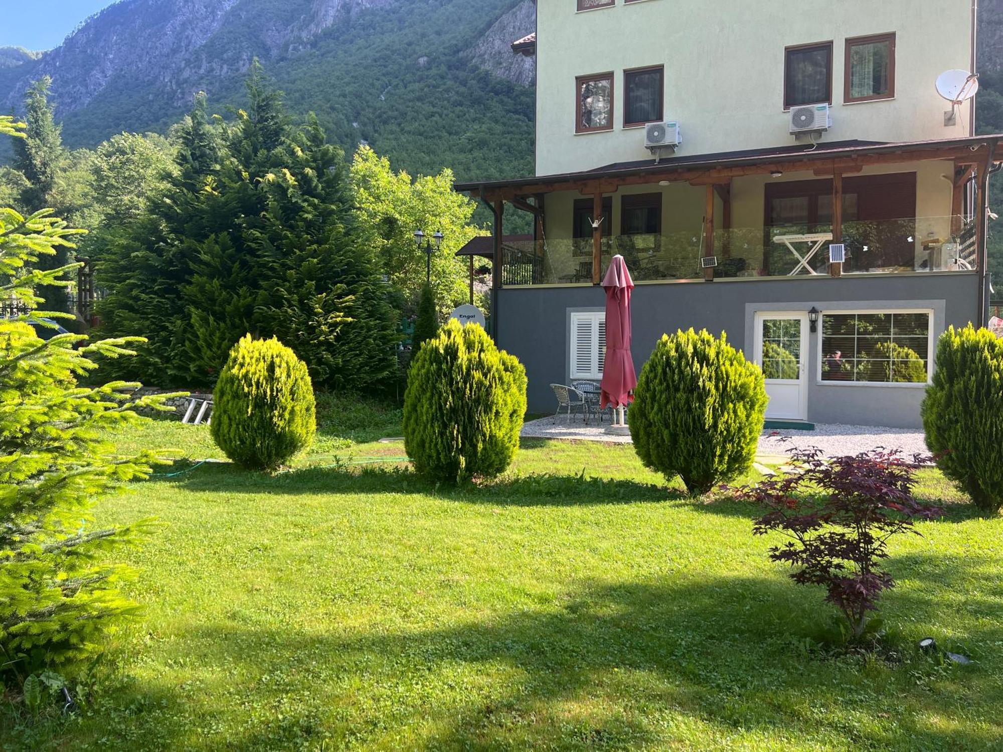 Vila Alexander B&B Valbone Exterior foto